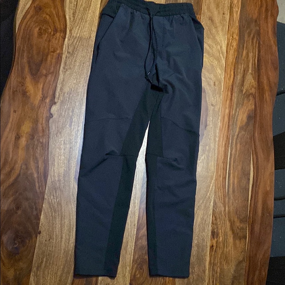 Lululemon Boys Black (S) Jogger Pants